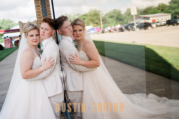 Kayla&Holly-495