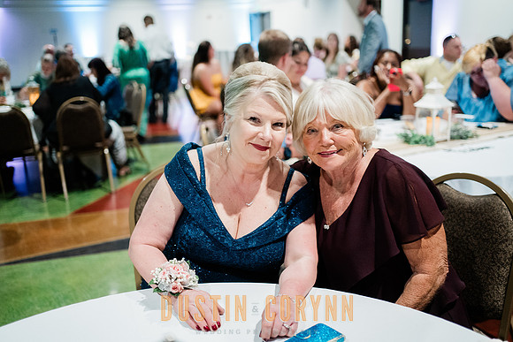 Kayla&Holly-563