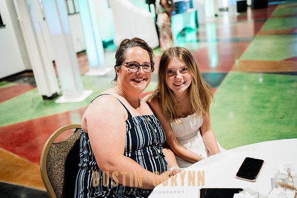 Kayla&Holly-575