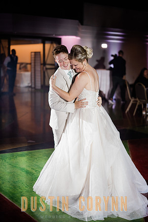 Kayla&Holly-620